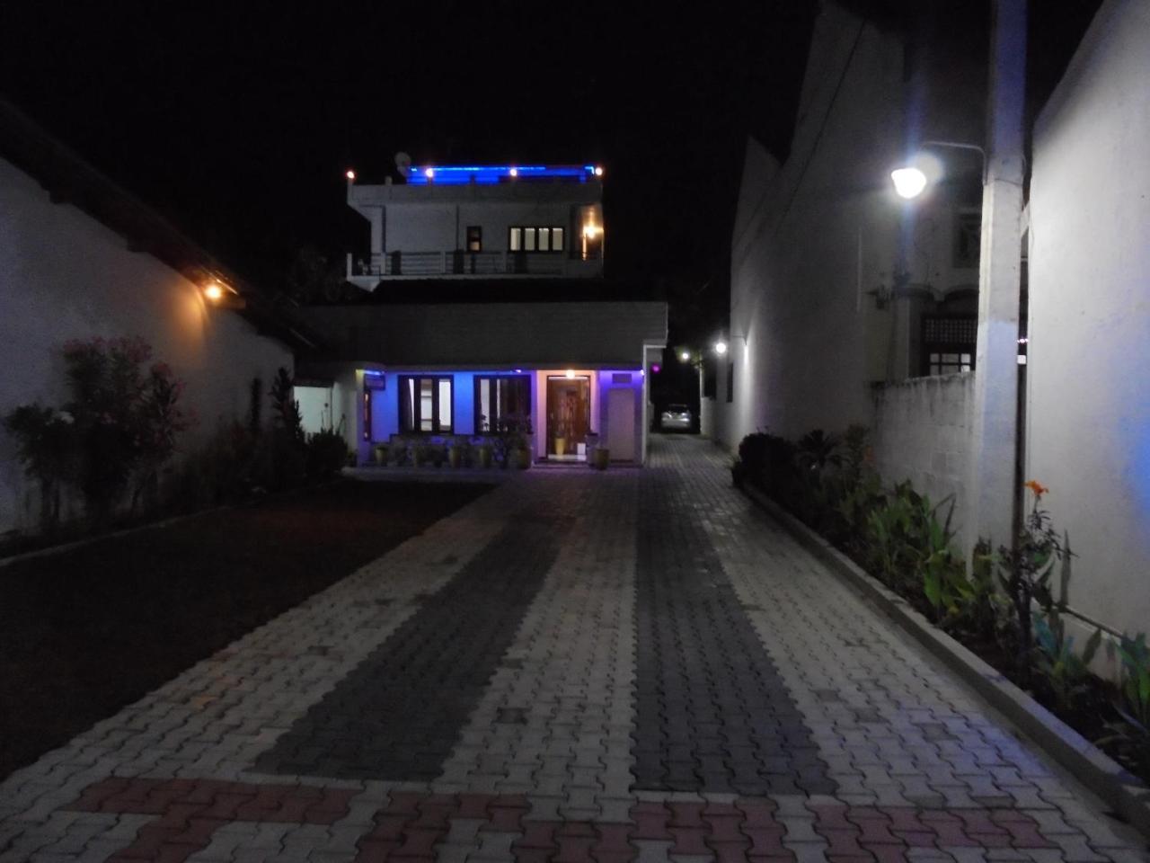 Jmf Hotel Negombo Exterior foto