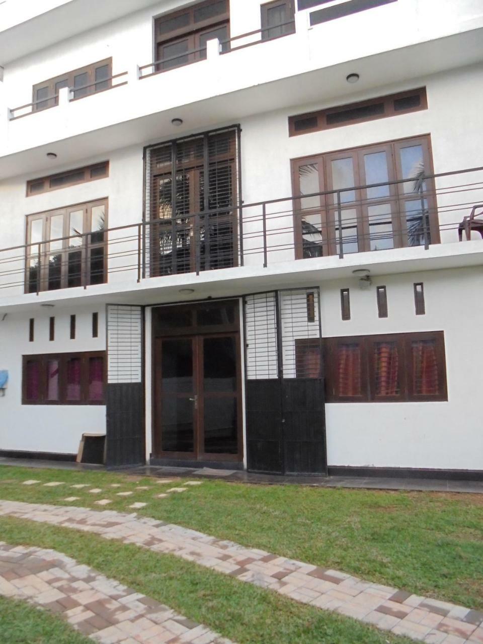 Jmf Hotel Negombo Exterior foto